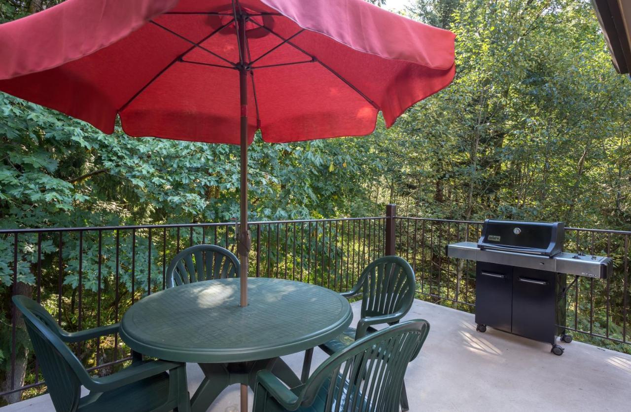 Whispering Woods Resort Welches Екстериор снимка
