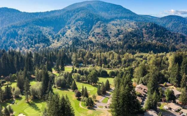 Whispering Woods Resort Welches Екстериор снимка
